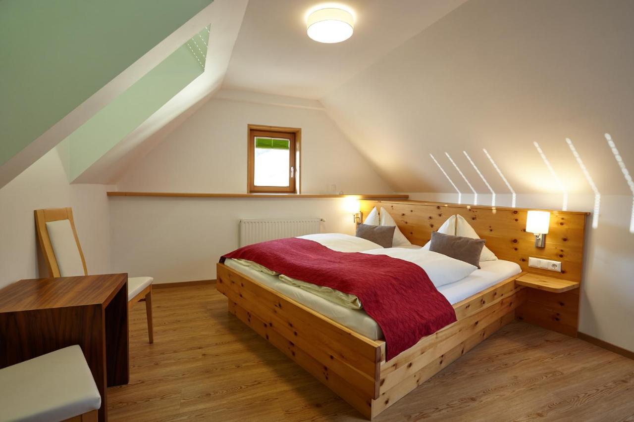 Sportbauernhof - Gasthaus Hochalmblick Krems in Kaernten エクステリア 写真