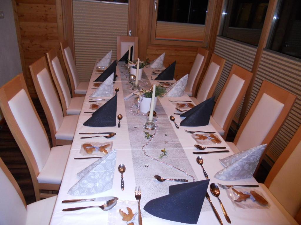 Sportbauernhof - Gasthaus Hochalmblick Krems in Kaernten エクステリア 写真