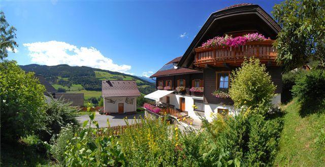 Sportbauernhof - Gasthaus Hochalmblick Krems in Kaernten エクステリア 写真