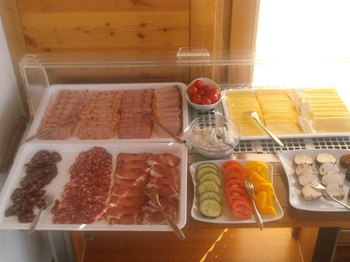 Sportbauernhof - Gasthaus Hochalmblick Krems in Kaernten エクステリア 写真